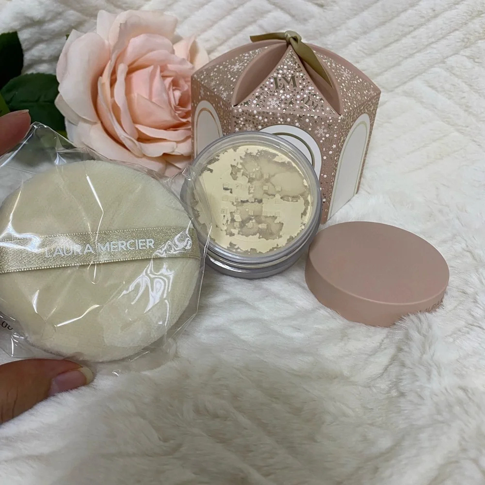 Laura Mercier Divinely Flawless Translucent Loose Setting Powder. 29g/ 1 oz
